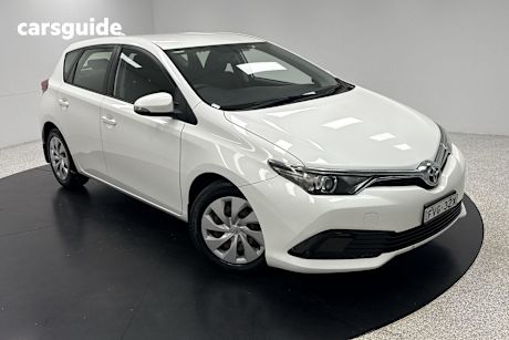 White 2018 Toyota Corolla Hatch ASCENT F