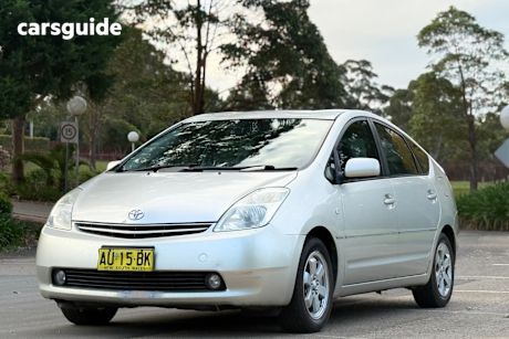 Silver 2004 Toyota Prius Hatchback Hybrid