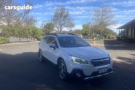 White 2018 Subaru Outback Sedan