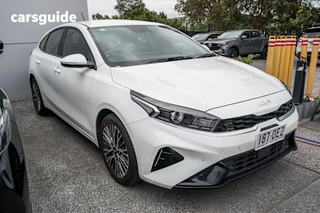 White 2022 Kia Cerato Hatch SPORT F