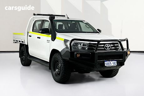 White 2018 Toyota Hilux Dual Cab Chassis Sr (4X4)