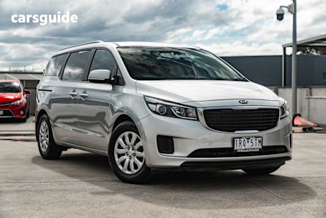 Silver 2017 Kia Carnival Wagon S