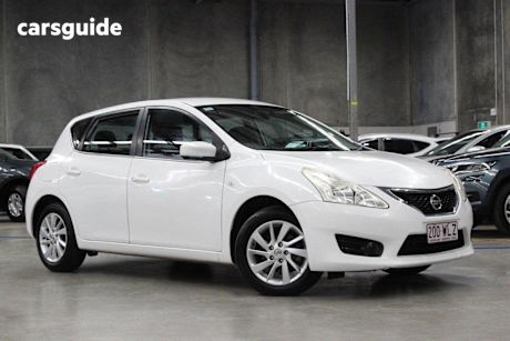 White 2014 Nissan Pulsar Hatchback St