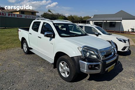 White 2016 Isuzu D-MAX Crew Cab Utility Ls-Terrain Hi-Ride (4X4)
