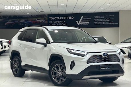 White 2024 Toyota RAV4 SUV GXL F