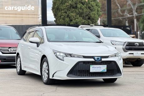 White 2020 Toyota Corolla Wagon Touring (Hybrid)
