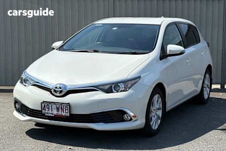 White 2016 Toyota Corolla Hatchback Ascent Sport