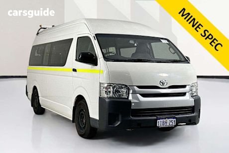 White 2018 Toyota HiAce Bus Commuter (12 Seats)