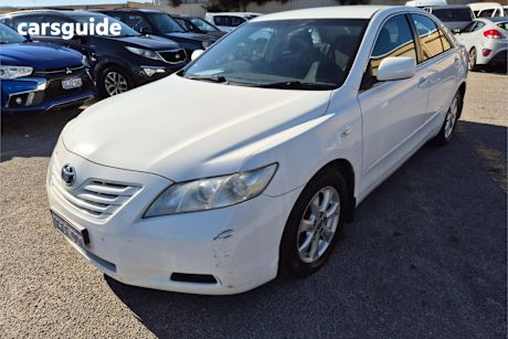 White 2008 Toyota Camry Sedan Altise