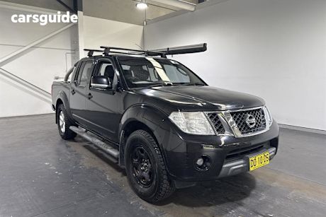 Black 2013 Nissan Navara Dual Cab Pick-up St (4X4)