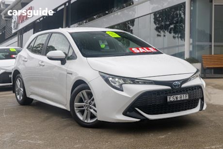 White 2020 Toyota Corolla Hatch ASCENT SPORT HYBRID F