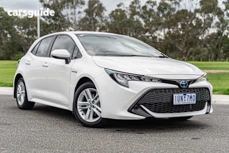 White 2021 Toyota Corolla Hatch ASCENT SPORT HYBRID F
