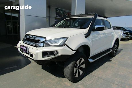 White 2021 Isuzu D-MAX Crew Cab Chassis Ls-U (4X4)
