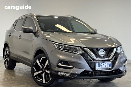 Grey 2018 Nissan Qashqai SUV N-TEC F