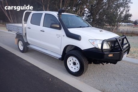 White 2010 Toyota Hilux Dual Cab Chassis Sr (4X4)