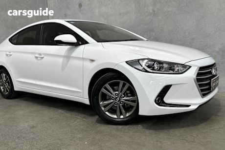 White 2017 Hyundai Elantra Sedan Active 2.0 Mpi