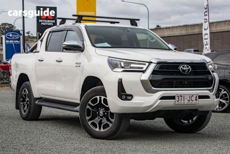 White 2023 Toyota Hilux Ute Tray SR5 4X4