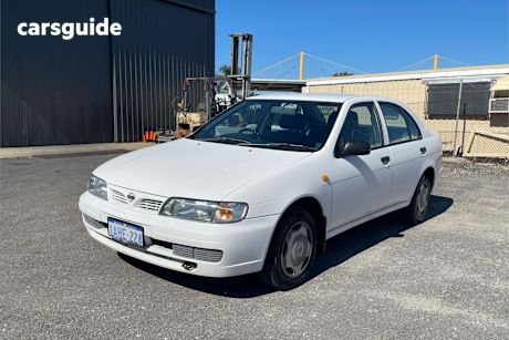 White 1997 Nissan Pulsar Sedan LX F