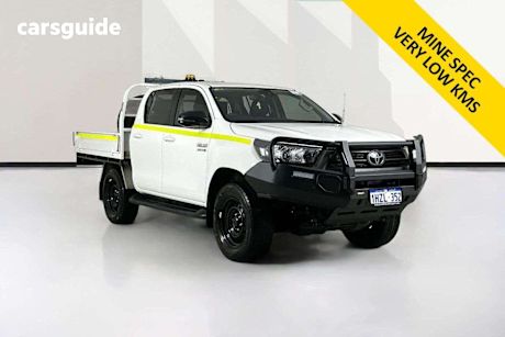 White 2023 Toyota Hilux Double Cab Chassis Sr (4X4)