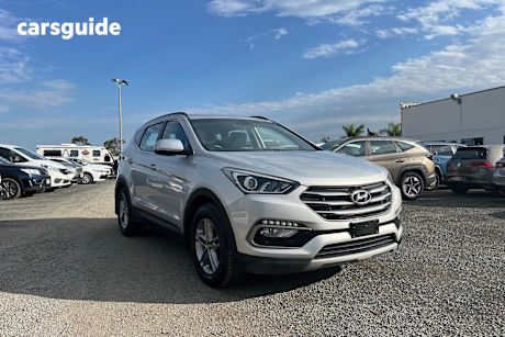 Silver 2017 Hyundai Santa FE SUV ACTIVE 4X4