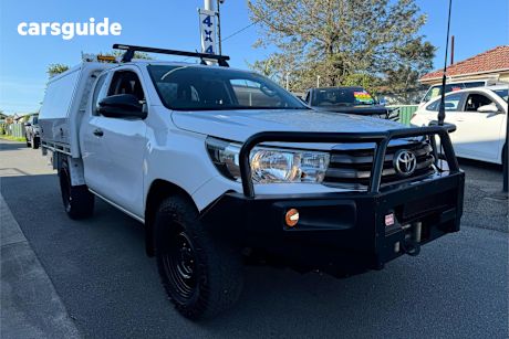 White 2018 Toyota Hilux X Cab Cab Chassis Sr (4X4)