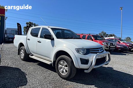 White 2013 Mitsubishi Triton Ute Tray GLX 4X4