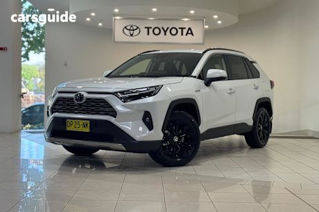 White 2024 Toyota RAV4 SUV CRUISER 4X4