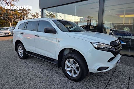White 2024 Isuzu MU-X SUV LS-M 4X4