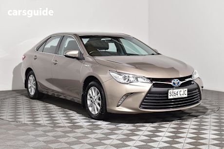 Bronze 2017 Toyota Camry Sedan ALTISE F