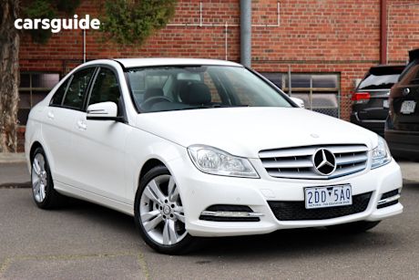 White 2012 Mercedes-Benz C-CLASS Sedan C200 BLUEEFFICIENCY R