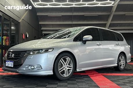 Silver 2012 Honda Odyssey SUV LUXURY F