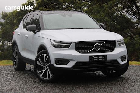 Silver 2021 Volvo XC40 SUV T5 R-DESIGN 4WD