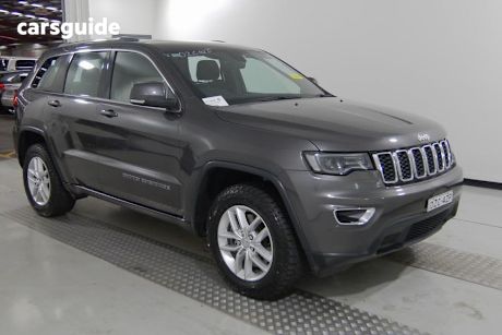 Grey 2018 Jeep Grand Cherokee Wagon Laredo (4X4)