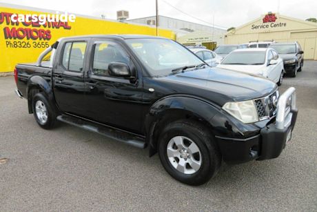 Black 2015 Nissan Navara OtherCar SE