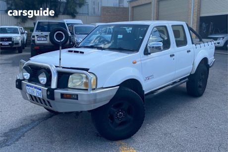 White 2008 Nissan Navara Dual Cab Pick-up St-R (4X4)