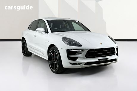 White 2017 Porsche Macan Wagon Gts