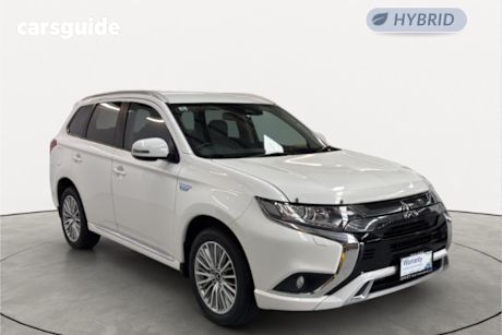 White 2018 Mitsubishi Outlander SUV PHEV ES ADAS 4WD