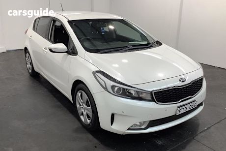 White 2017 Kia Cerato Hatchback S