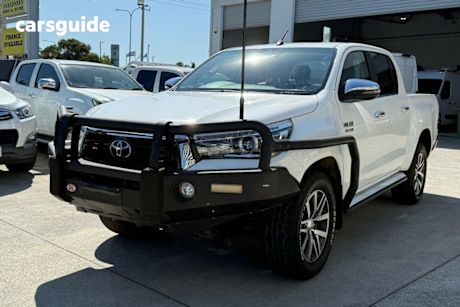 White 2019 Toyota Hilux Double Cab Pick Up Sr5 (4X4)