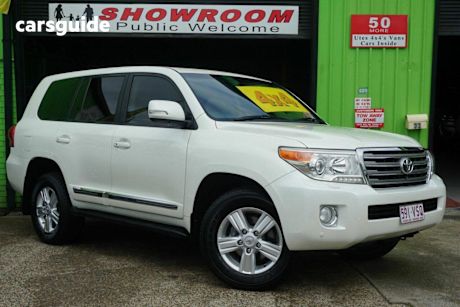 White 2015 Toyota Landcruiser SUV SAHARA 4X4