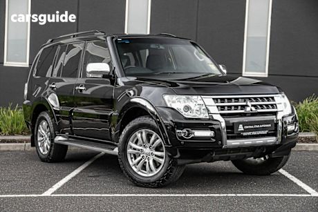 Black 2017 Mitsubishi Pajero SUV GLX 4X4