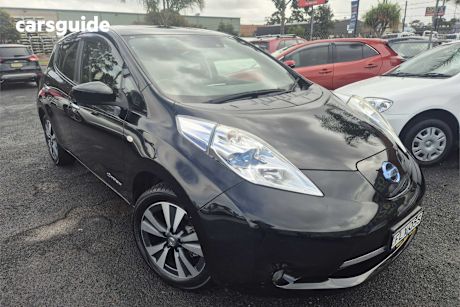 Black 2016 Nissan Leaf Hatchback
