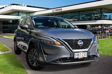 Grey 2022 Nissan Qashqai Wagon St