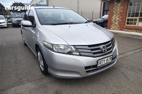 Silver 2010 Honda City Sedan VTI F