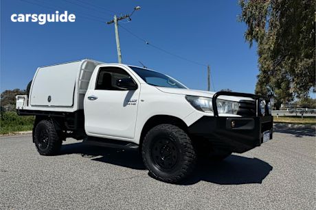 White 2017 Toyota Hilux Cab Chassis Sr (4X4)