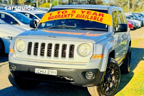 Silver 2011 Jeep Patriot Wagon Sport