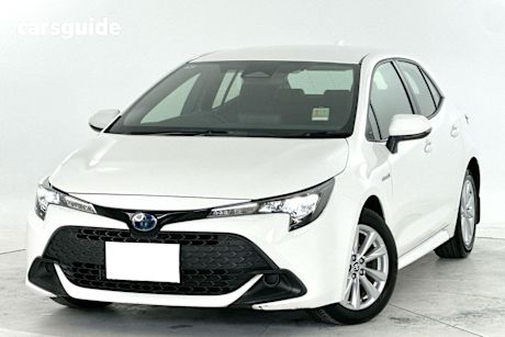 White 2024 Toyota Corolla Hatch ASCENT SPORT HYBRID F