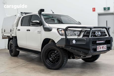 White 2020 Toyota Hilux Ute Tray SR 4X4
