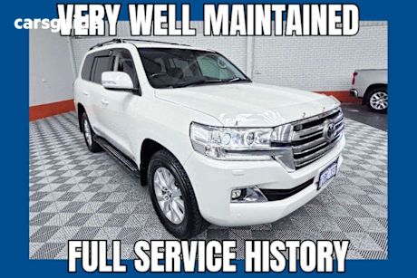 White 2017 Toyota Landcruiser SUV SAHARA 4X4