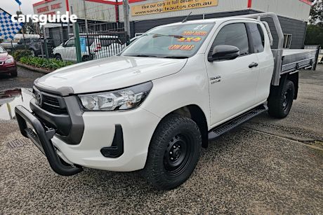 White 2020 Toyota Hilux Ute Tray SR 4X4